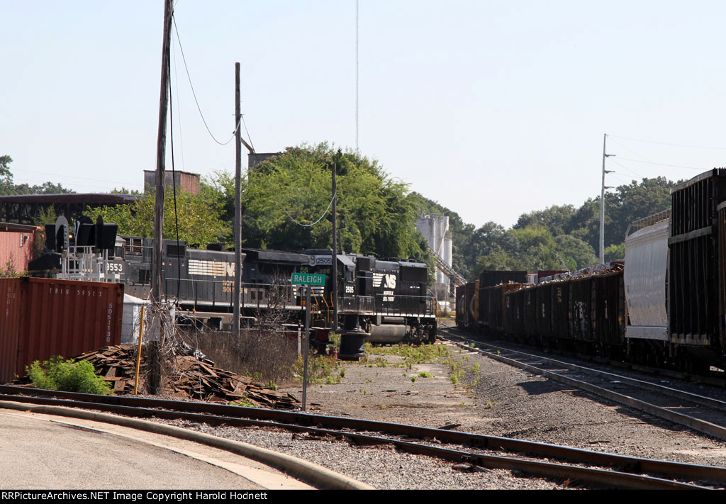 NS 9553 & 2505 run the wye at Glenwood Yard